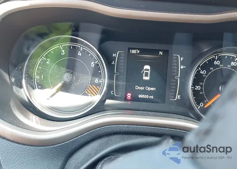 2015 Jeep Cherokee Latitude z USA, uszkodzony, nr VIN 1C4PJMCB2FW501154